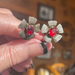 Vintage Marked Sterling Silver Prongset Garnet Floral Clipon Earrings